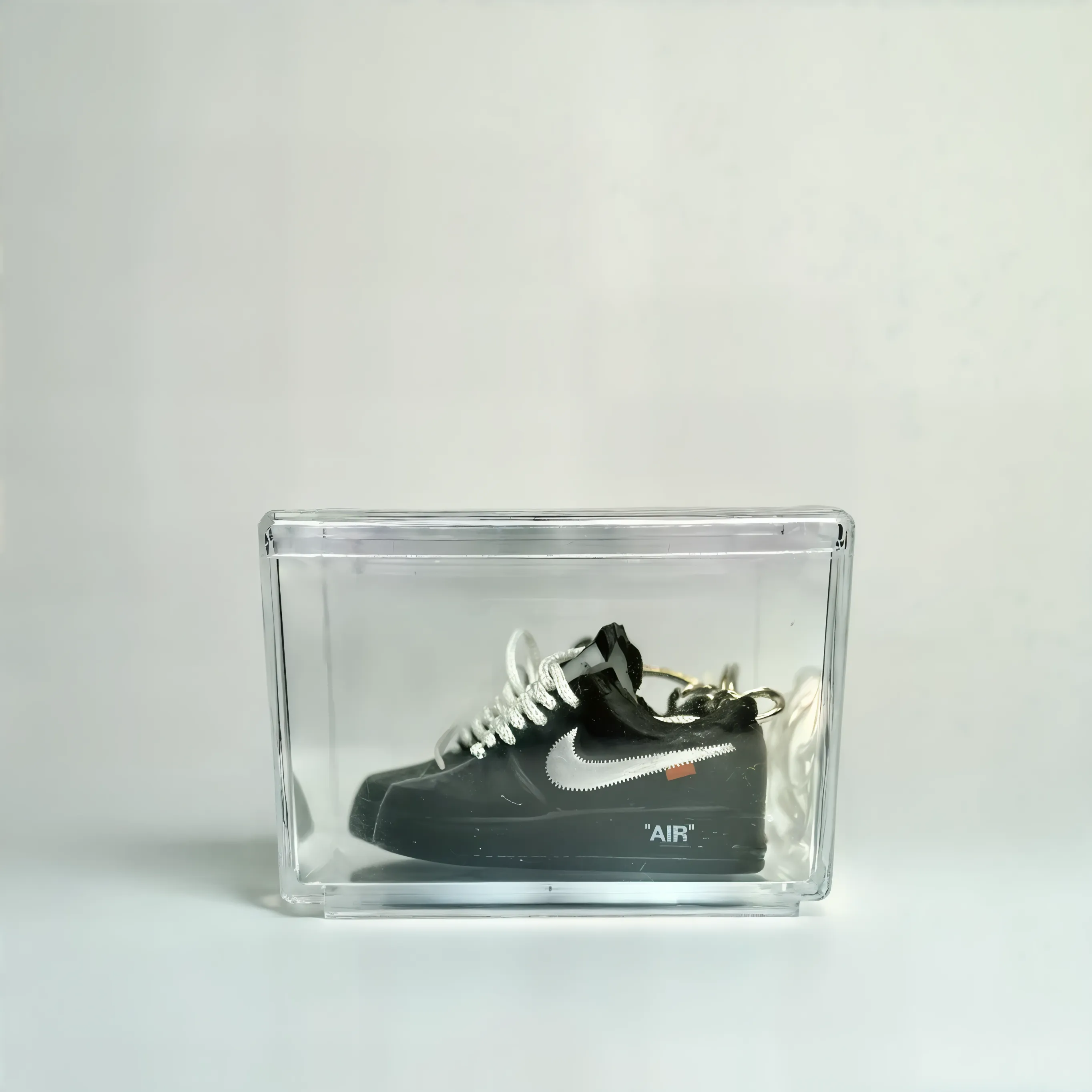 Single MiniSneakers AF1 07 - Glass Box View