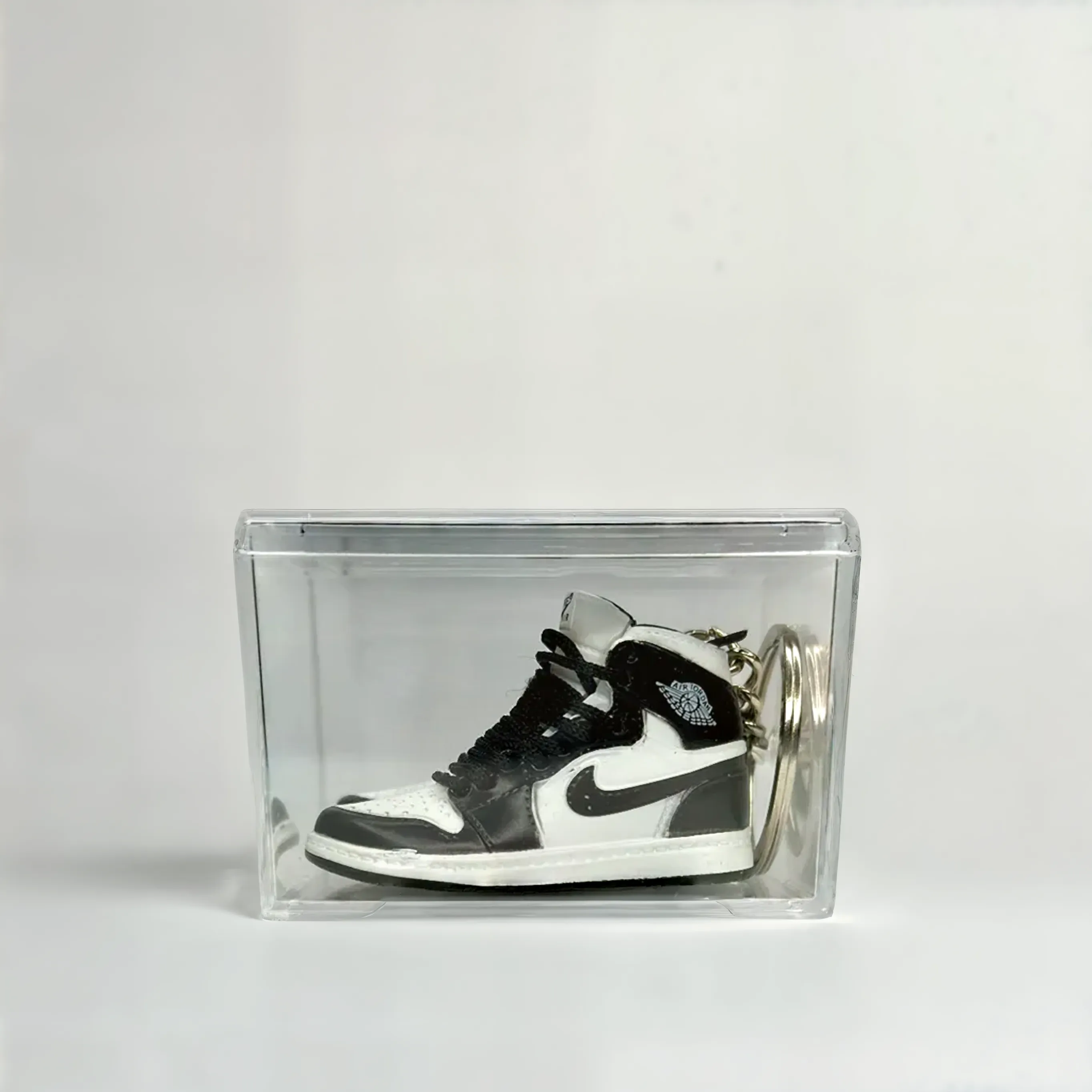 Single MiniSneakers High Black White - Glass Box View