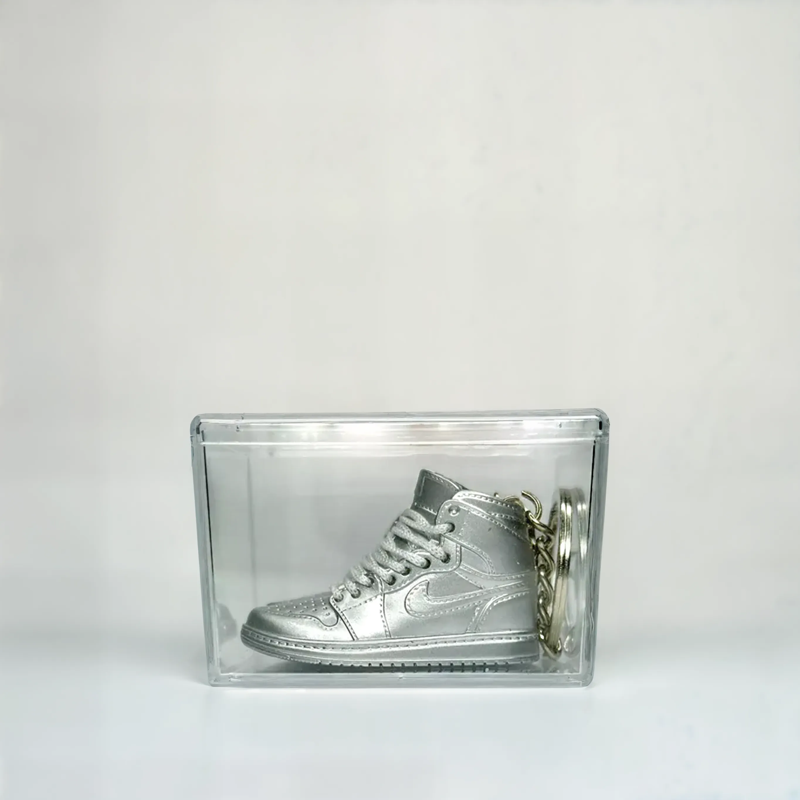 Single MiniSneakers Metallic - Glass Box View